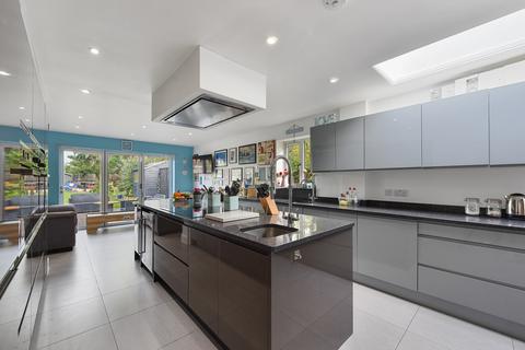 35 Feering Hill, Feering, Colchester, CO5 9PX