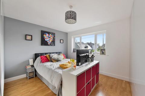 35 Feering Hill, Feering, Colchester, CO5 9PX