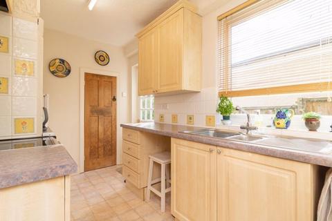 15 Mosslea Road, Whyteleafe, CR3 0DR