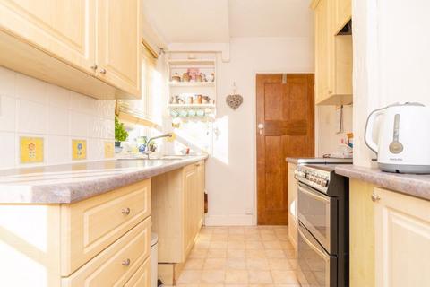 15 Mosslea Road, Whyteleafe, CR3 0DR