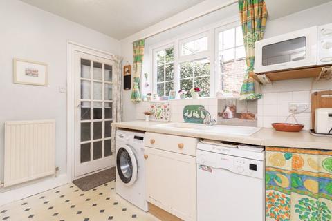 Mead Cottage Godstone Hill, Godstone, RH9 8AL