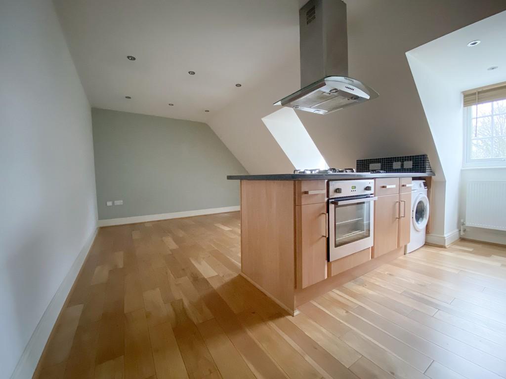 Fishers Green Road, Stevenage 2 bed apartment £895 pcm (£207 pw)