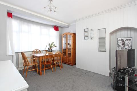 15 Wills Crescent, Whitton, Hounslow, TW3 2JA