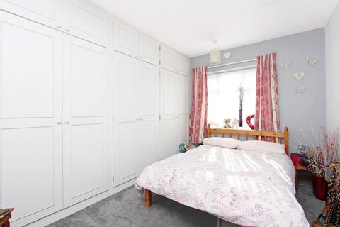 15 Wills Crescent, Whitton, Hounslow, TW3 2JA
