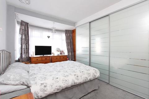 15 Wills Crescent, Whitton, Hounslow, TW3 2JA