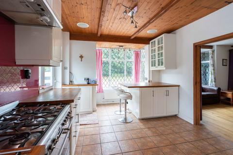 Ismanola Boxhill Road, Tadworth, KT20 7JT