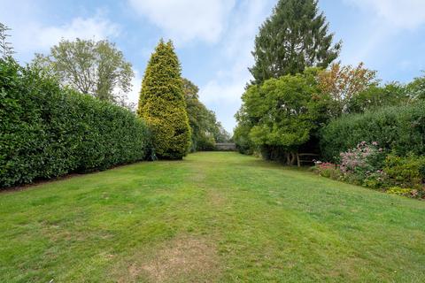 Ismanola Boxhill Road, Tadworth, KT20 7JT
