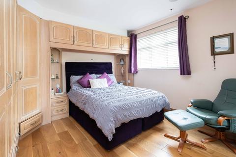 Ismanola Boxhill Road, Tadworth, KT20 7JT