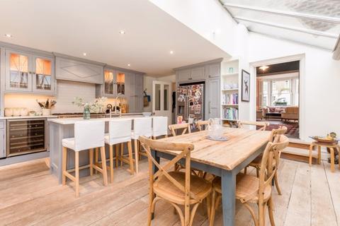 11 Wendell Road, London, W12 9RS