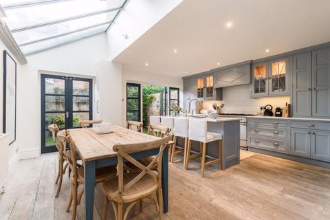 11 Wendell Road, London, W12 9RS