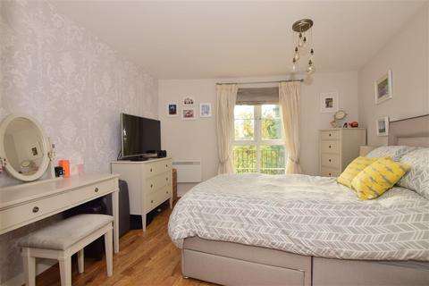 17 The Campus, Loughton, IG10 3FB