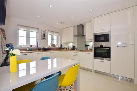 17 The Campus, Loughton, IG10 3FB