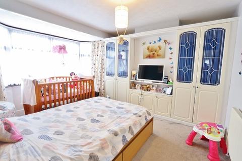 78 Barton Avenue, Romford, RM7 0ND
