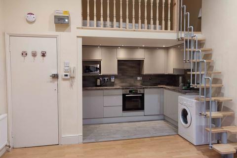 Studio to rent, ADDISON GARDENS, LONDON, W14 0DP