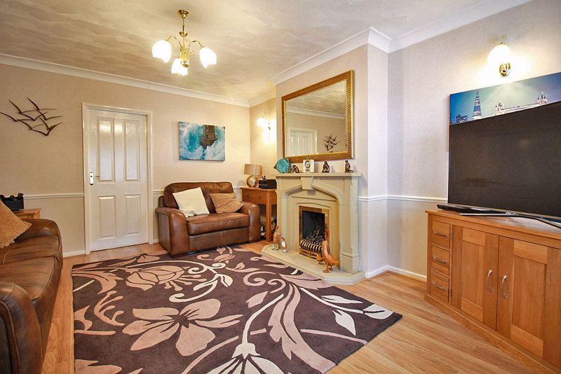Cricket Meadow, Wolverhampton 3 bed semidetached house £195,000
