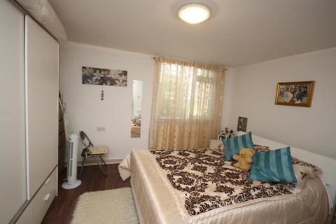 95 Rainborough Close, London, NW10 0TS