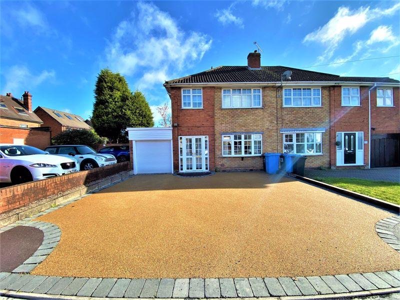 Landywood Lane, Cheslyn Hay WS6 7AQ 3 bed semidetached house £220,000