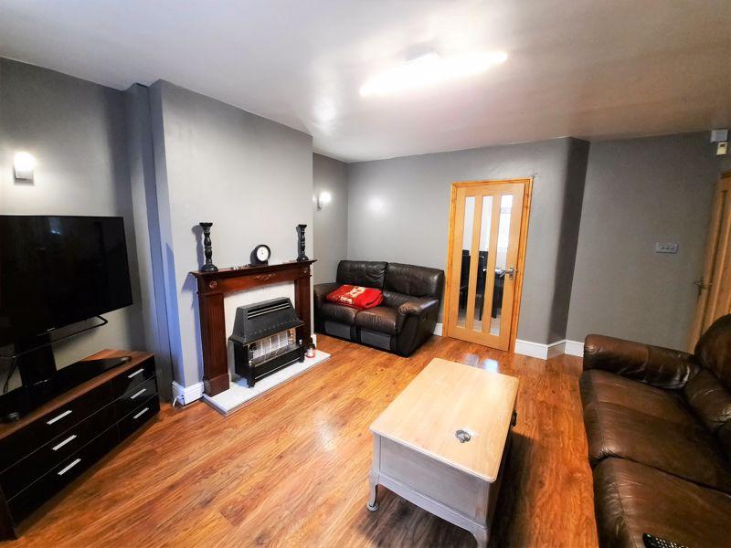 3 Bedroom SemiDetached Modern House, Moxley Bilston 3 bed semidetached house £160,000