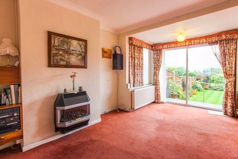 17 Blenheim Gardens, Aveley, South Ockendon, RM15 4EB