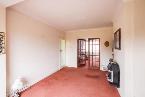 17 Blenheim Gardens, Aveley, South Ockendon, RM15 4EB