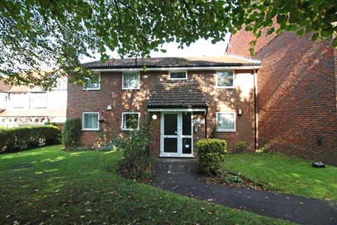 Flat 1, 2 Parrs Close, South Croydon, CR2 0QX