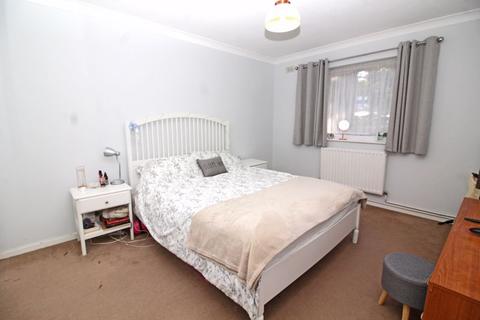 Flat 1, 2 Parrs Close, South Croydon, CR2 0QX