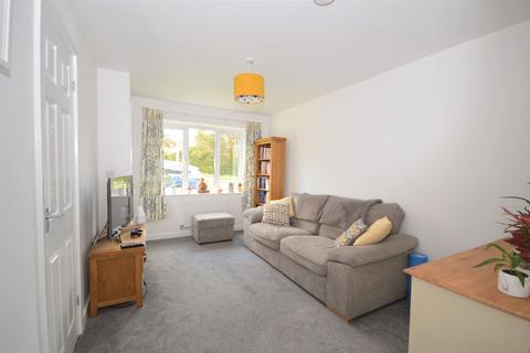 13 Cornfield Way, North Tawton, EX20 2FB