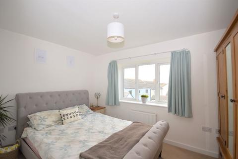13 Cornfield Way, North Tawton, EX20 2FB