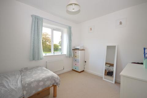 13 Cornfield Way, North Tawton, EX20 2FB