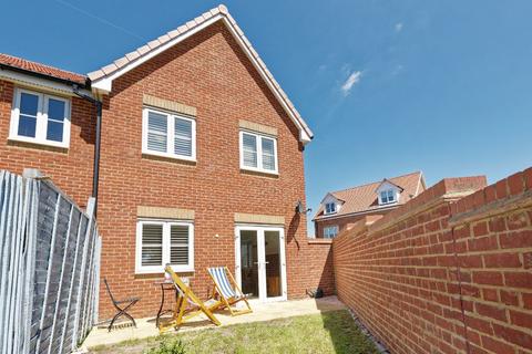 1 Blazer Close, Broadstairs, CT10 1FR