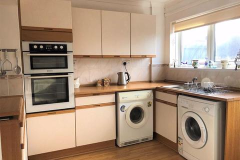 37 Dobbins Road, Barry, CF63 2NN