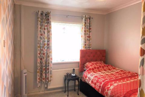 37 Dobbins Road, Barry, CF63 2NN