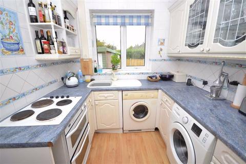5 Bar Mount, Garforth, Leeds, LS25 2EQ