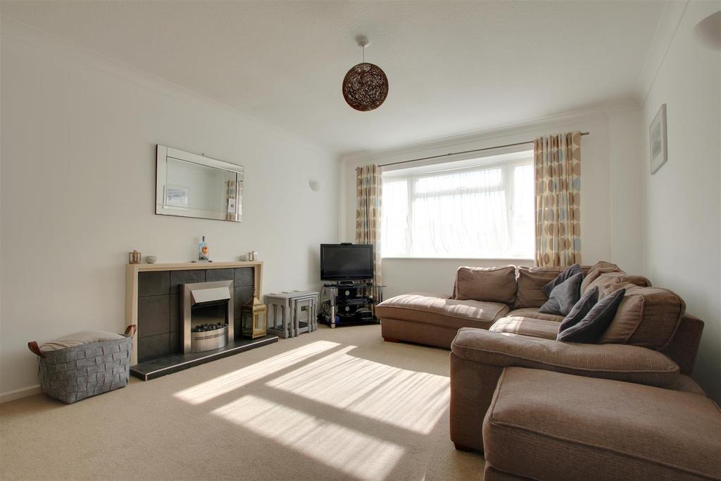 Harley Court, St Michaels Road, Worthing 1 Bed Flat - £180,000