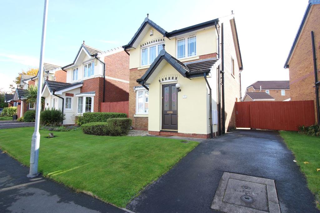 Eastwood Close, Bolton. BL3 4TG 3 bed detached house £950 pcm (£219 pw)