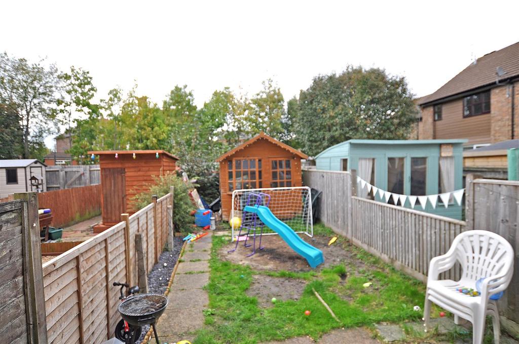Lindfield Drive, Hailsham 2 bed terraced house £195,000