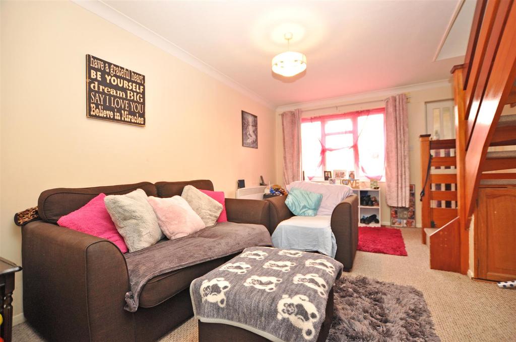 Lindfield Drive, Hailsham 2 bed terraced house £195,000