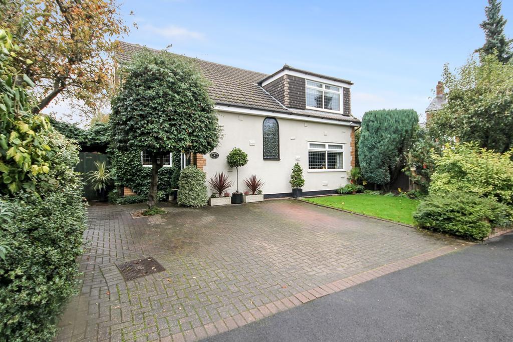 Hatton Lane, Stretton, Warrington, WA4 3 bed detached house £485,000