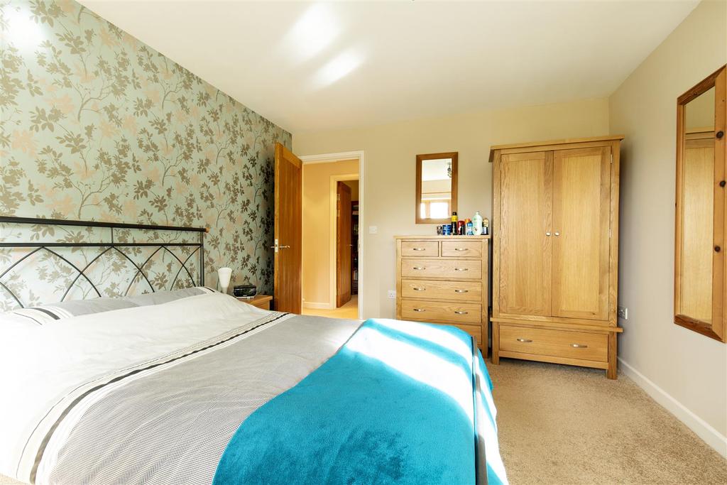 Bed2 Y6 A1280.jpg