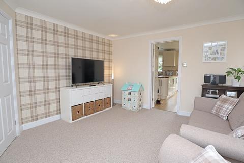 44 Bronze Close, Nuneaton, CV11 4YD