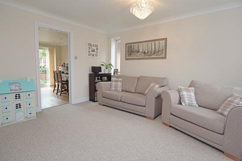 44 Bronze Close, Nuneaton, CV11 4YD