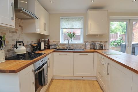 44 Bronze Close, Nuneaton, CV11 4YD