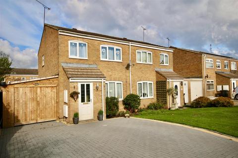 12 Fowey, Freshbrook, Swindon, SN5 8QP