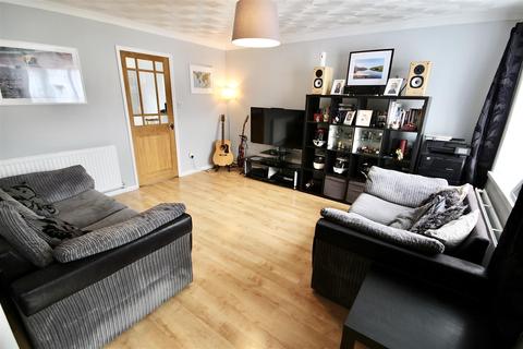 12 Fowey, Freshbrook, Swindon, SN5 8QP