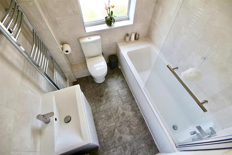 12 Fowey, Freshbrook, Swindon, SN5 8QP