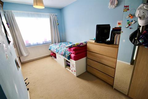 12 Fowey, Freshbrook, Swindon, SN5 8QP