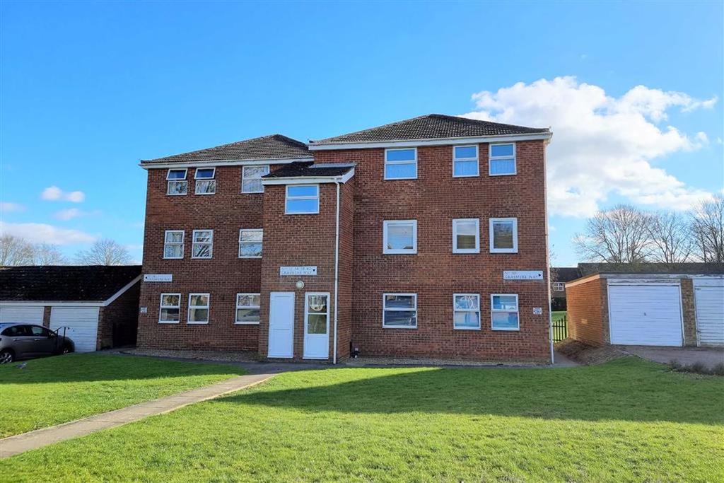 Grasmere Way, Linslade, Leighton Buzzard 3 bed flat £209,995