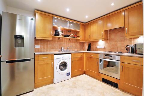 73 Covesfield, Gravesend, DA11 0EG
