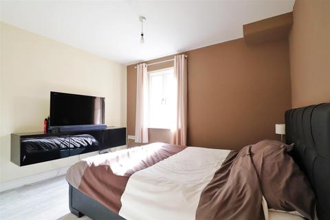 73 Covesfield, Gravesend, DA11 0EG