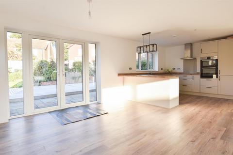 7 Bower Close, St Leonards-on-sea, TN37 7JX